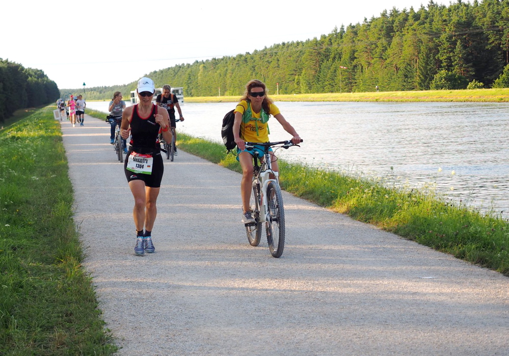 Alexandra Kreis_laufen am Kanal