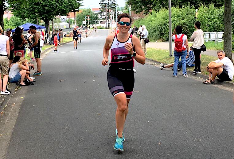 Katja Troschka bei ihrem ersten offiziellen Halbmarathon bei der Mitteldistanz in Hannover