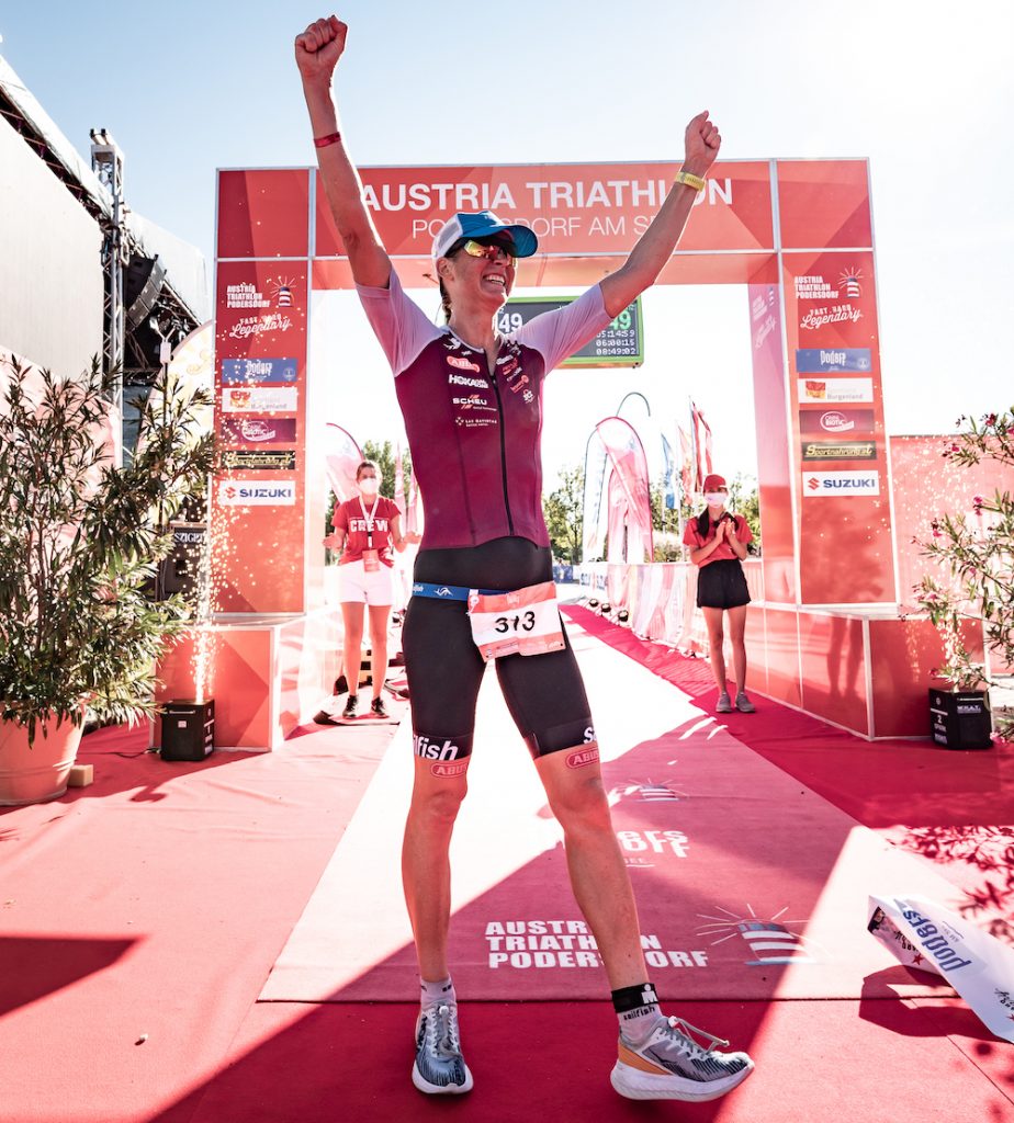 Triathletin Verena Walter siegt bei der Langdistanz in Podersdorf