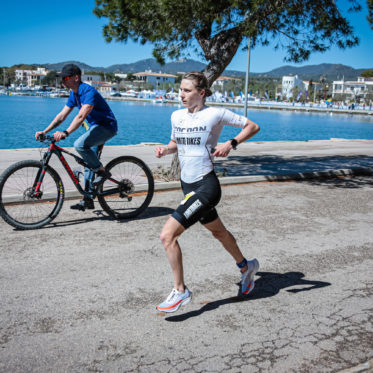 Triathletin Julia Skala beim Triathlon Portocolom auf Mallorca